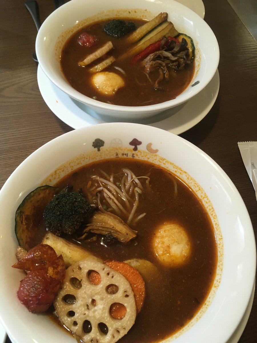 uzz001212's tweet photo. 📍연남/ 홍대 - ‘츠메루’

원래도 유명한 건 알았지만.. 너무 마싯었음
맛, 양 대비 가격도 착하고 인테리어가 좋았다!
무엇보다도 직원분들이 친절하셨음!!! 

뜨끈하고 속편하게 밥 먹고 돌아다니기에 최고의선택!! https://t.co/J5bIurm7vD