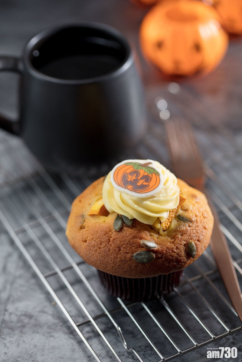 CP201653's tweet photo. Spooky season’s here! Our Halloween special: crispy pumpkin wedges stuffed with spiced cream cheese, served with devil’s food dip. Limited time only—grab yours before it’s gone! https://t.co/WHXr5mfrgu