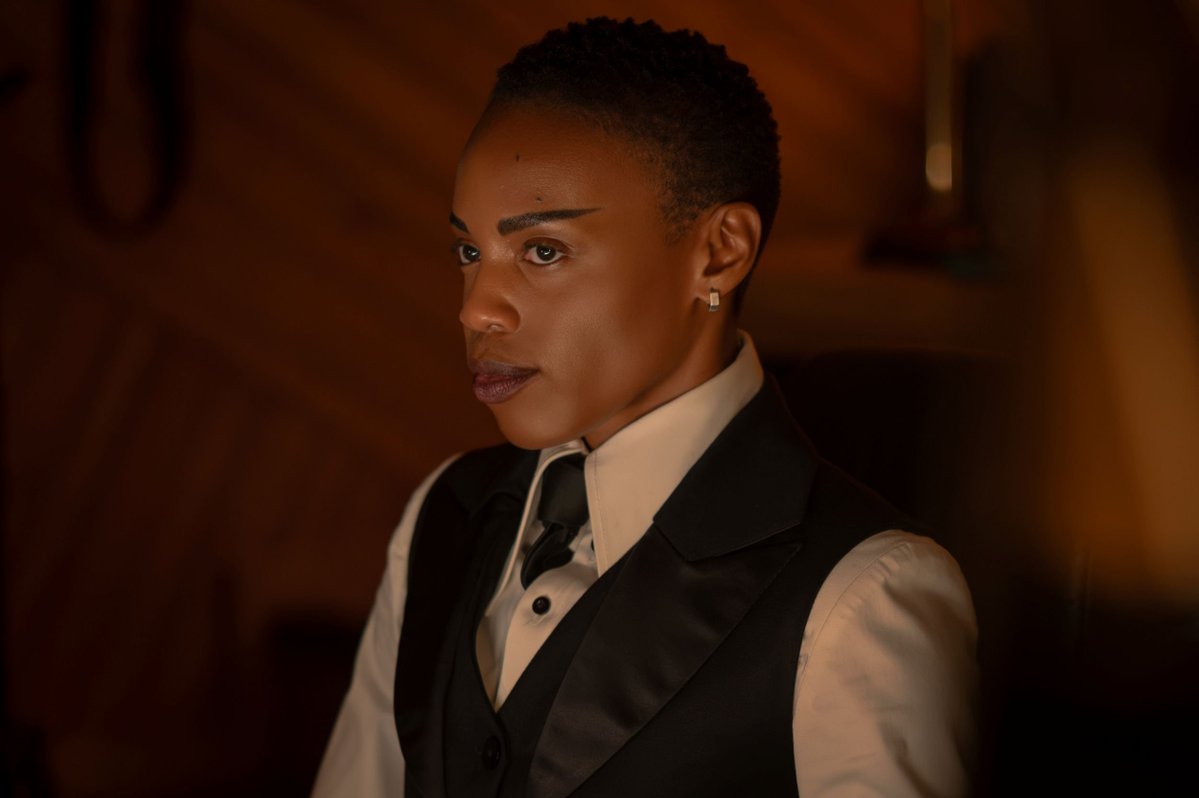 coldeveryseason's tweet photo. claudia and miss lily's absence from lestat's vision of his victims and dee only showing up as the waiter affirms lestat's misogynoir and i don't think it was intentional. it's another case of the writers' racism bleeding into the script and creating unintended implications https://t.co/f5aW34rRnM