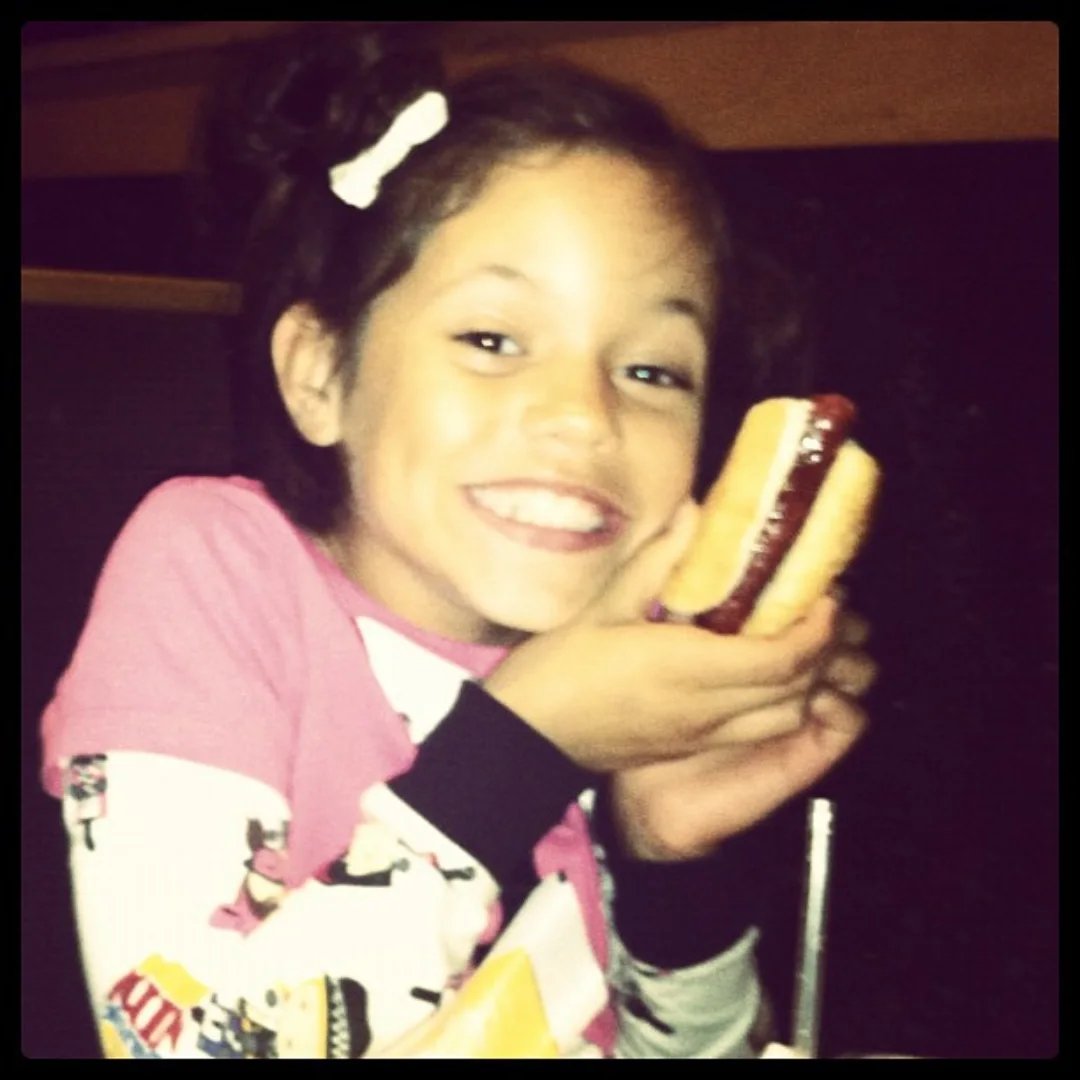 jennaortega13om's tweet photo. Old Photo of Jenna Ortega.

" "Look mom, it's little like me!" ". 

Via post photo Facebook @natalieortega1:
March 18, 2012.
14 years ago. 

#Jenna #Ortega #JennaOrtega #Jennaism #GODDESS https://t.co/6b8cleL79i