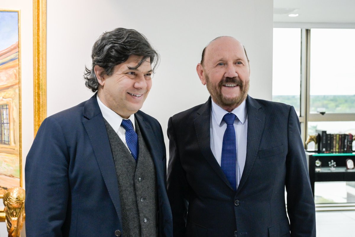insfran_gildo's tweet photo. REUNIÓN CON EL EMBAJADOR DE TURQUÍA EN ARGENTINA

Esta mañana recibí a Süleyman Ömür Budak, embajador de Turquía en Argentina.

Durante el encuentro dialogamos sobre las oportunidades para fortalecer los vínculos de cooperación entre Formosa y la República de Turquía, especialmente en materia de comercio, producción, inversiones e intercambio académico.

Celebramos estos encuentros que promueven el conocimiento, el diálogo y la construcción de nuevos lazos de cooperación, contribuyendo al desarrollo de nuestra provincia.

#TodosUnidos #Formosa