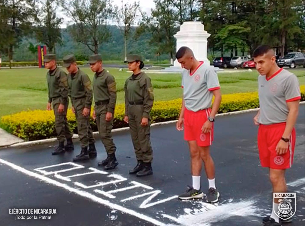 EjercitoNic's tweet photo. #NOTADEPRENSA | Una delegación del Centro Superior de Estudios Militares (#CSEM), de la Universidad de Defensa de Nicaragua “4 de mayo”, participó en visita de intercambio y II intercambio militar de actividades deportivas de la CFAC, realizado en #Guatemala. #TodoPorLaPatria https://t.co/2UdXKwHr9J