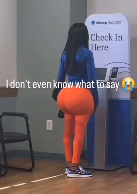 laura tweet media