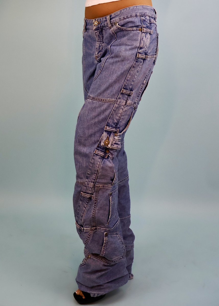 milldealss's tweet photo. vintage Alexander McQueen f/w 2003 multi pocket jeans https://t.co/l975xRjHoT