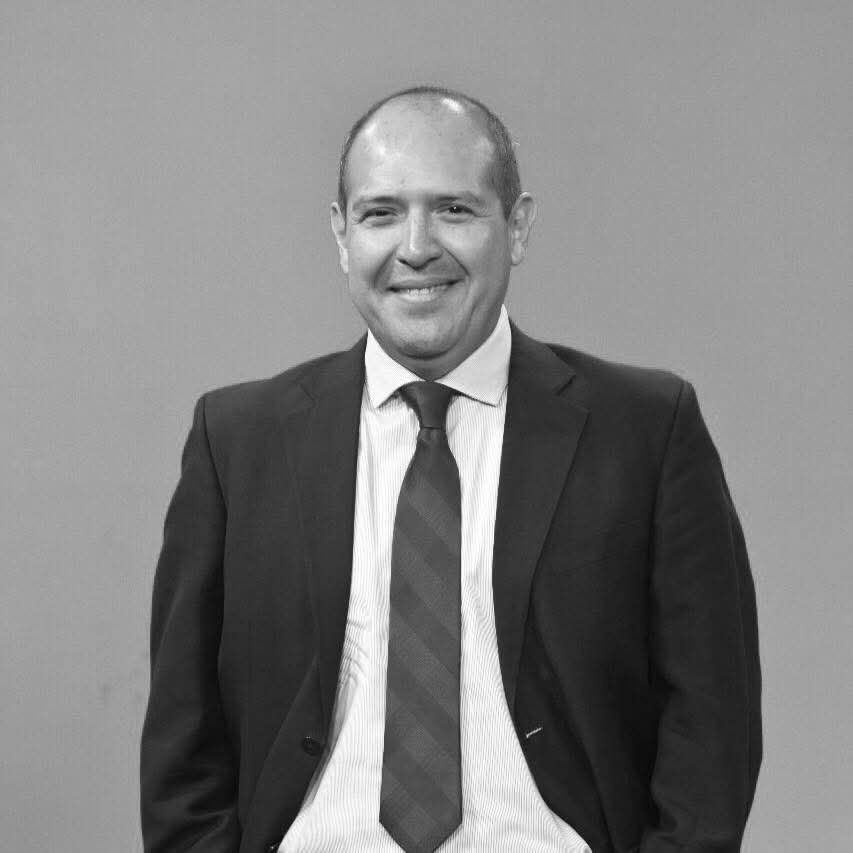 LeobardoVB's tweet photo. El gobierno de @salomonj asesinó al periodista @leyvaguilar mientras desayunaba en el Fraccionamiento Esmeralda, así de tolerante es el @GobOax y el Secretario de Gobierno @jesusromero ante sus críticos. Lo bueno es que no son iguales y que ellos y el nªrco no son aliados #oaxaca https://t.co/c77Z2sH9fU