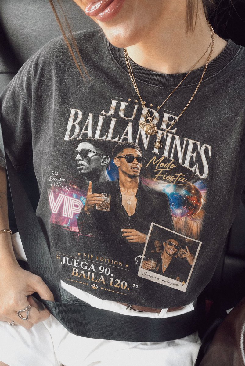 ilenagonzalez16's tweet photo. Sabéis que me encantan las camisetas originales, pero si además tienen ese punto pícaro y sale Jude, poco más necesito para convencerme🤪 @PitidoFinalcom 
Si os gustan tanto como a mí, con mi código  
ILENA tenéis un 15% de descuento en la web✨ https://t.co/4BsMwbmJ1L