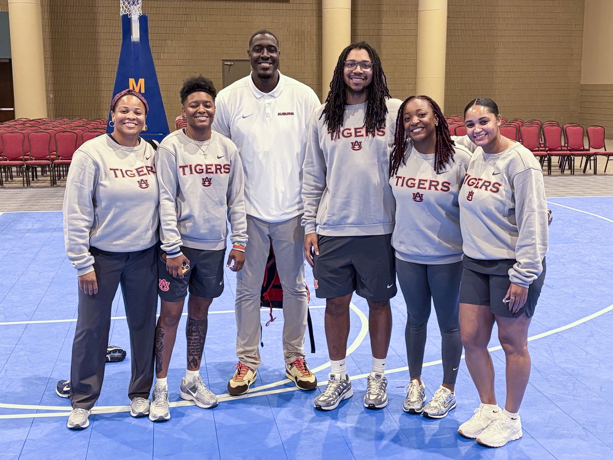 AuburnWBB's tweet photo. Thank you, @AHSAAnow for inviting our staff out to the coaches clinic. It was an honor to be able to get on the court and show you how the Auburn Tigers get it done‼️

#WarEagle https://t.co/zldMs0Fbit