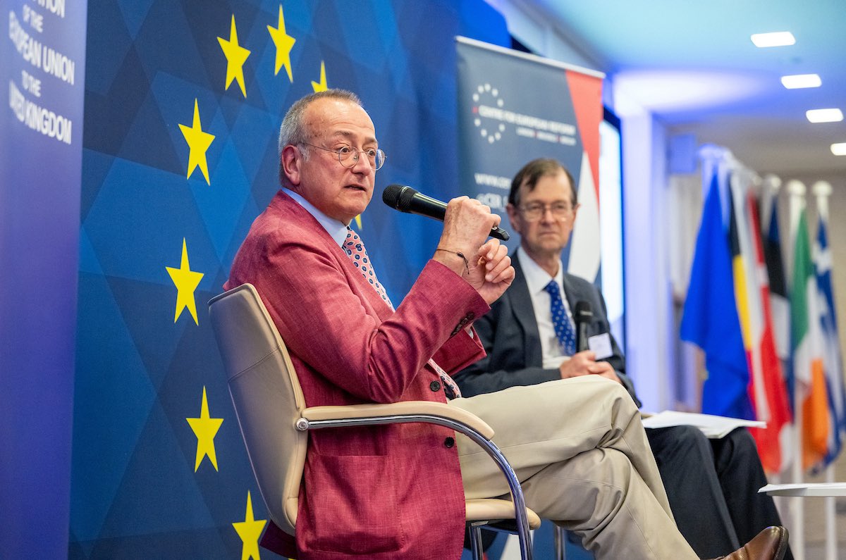 EUdelegationUK's tweet photo. 2/2
the evolution of the @eu_eeas since its launch in 2010, and the changing dynamics of the EU-UK relationship.

Many thanks to the Centre for European Reform for partnering with us on this engaging discussion, and to everyone who joined us. https://t.co/xyoD7Rnmg0