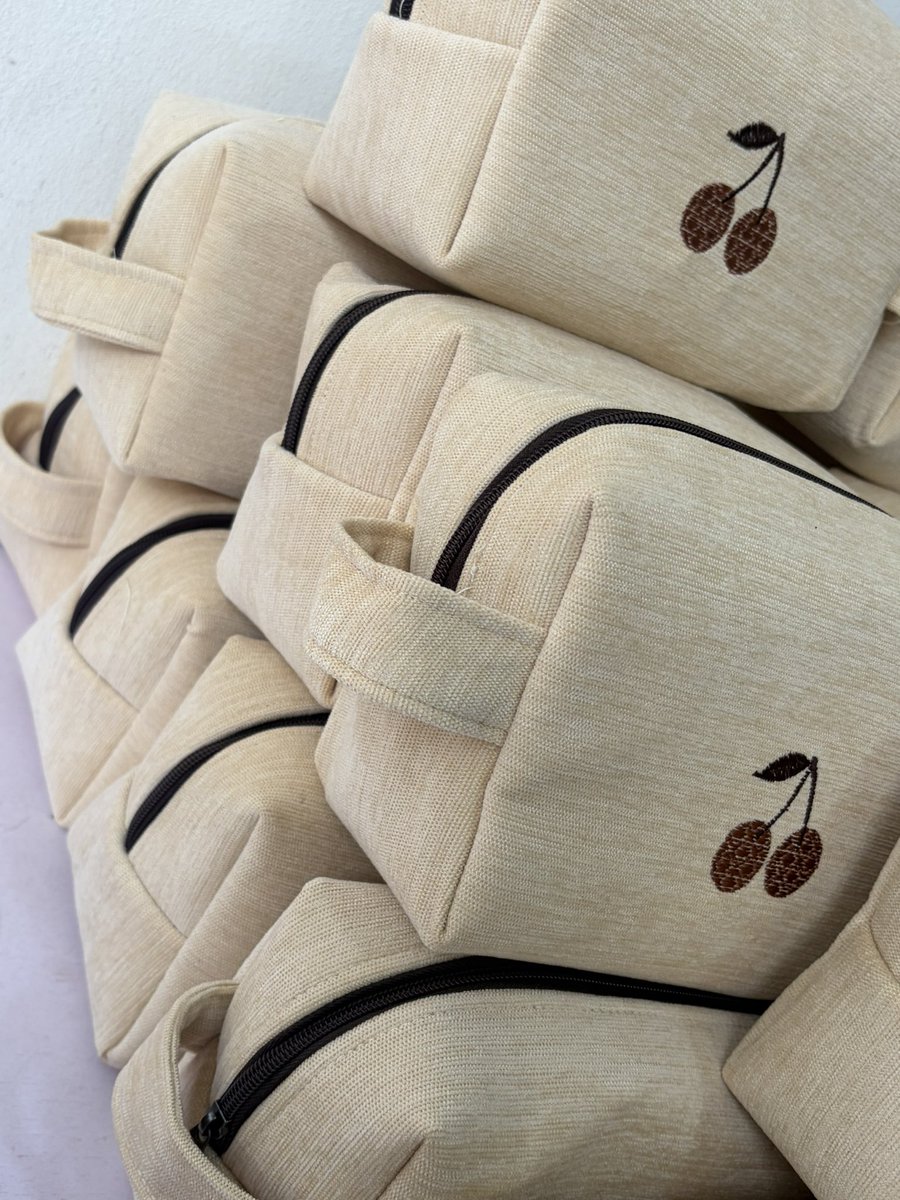 ojsneedle_'s tweet photo. 50 embroidered pouches 〽️ https://t.co/hgOIcsr1wb