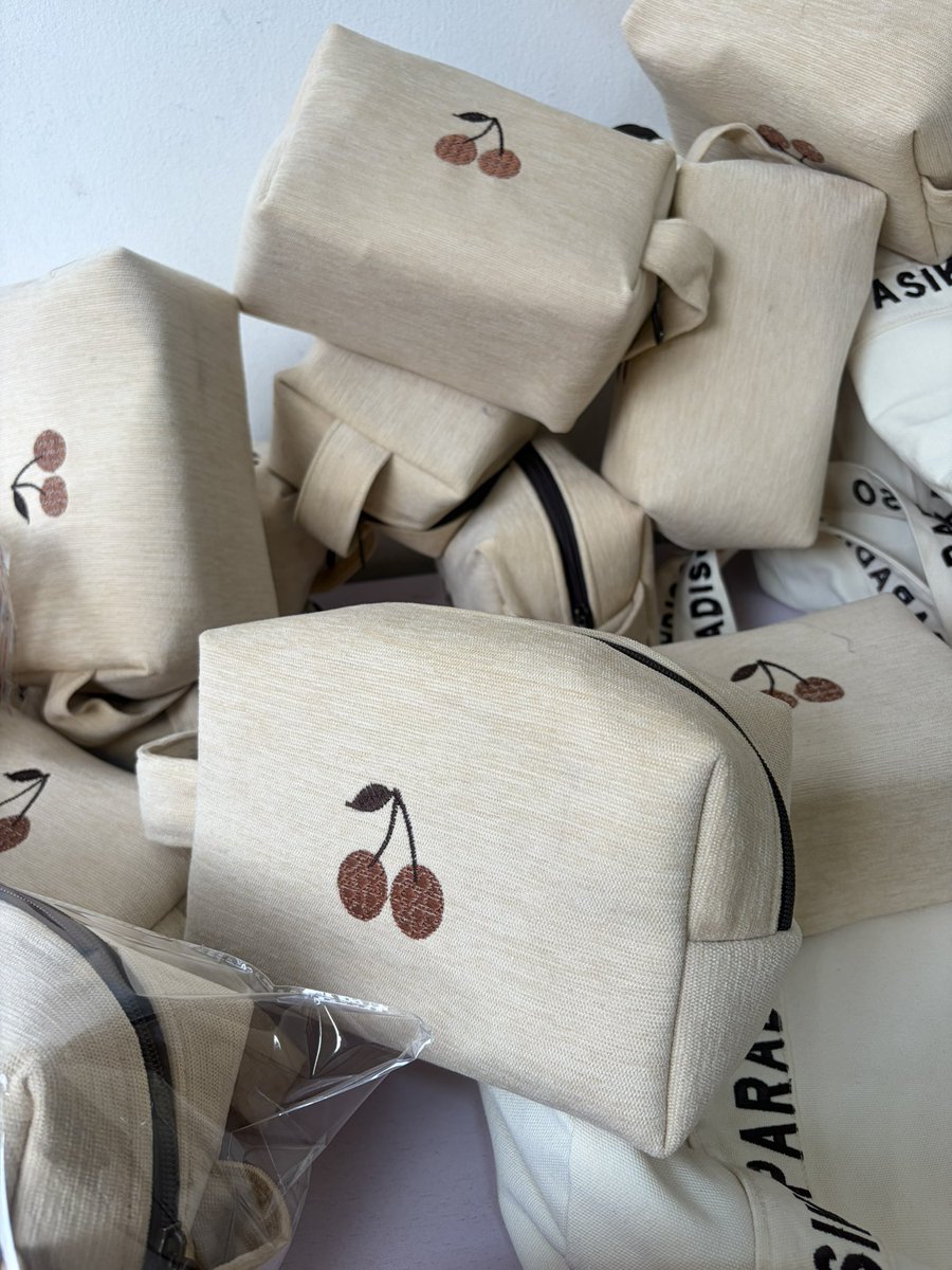 ojsneedle_'s tweet photo. 50 embroidered pouches 〽️ https://t.co/hgOIcsr1wb