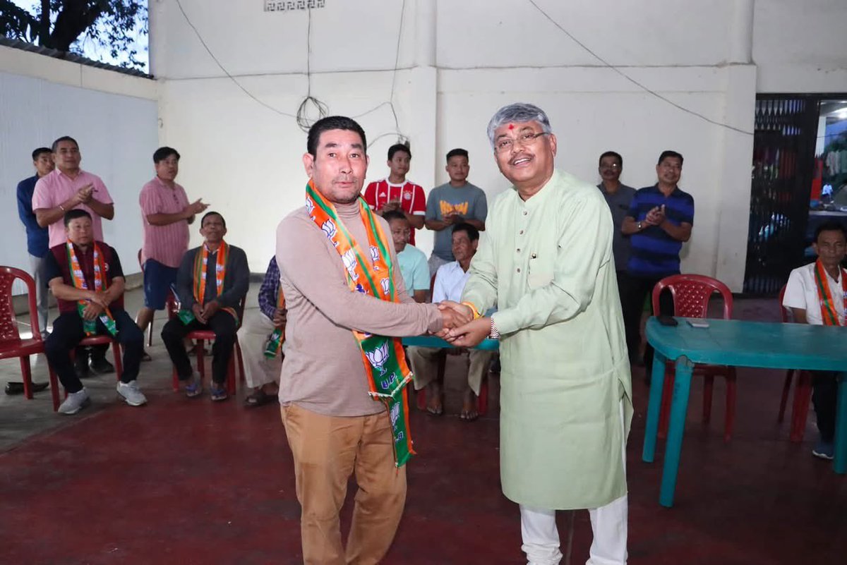 KonthoujamG's tweet photo. Today at Kha-Potshangbam Mamang Community Hall, 16 members from JDU joined BJP Bishnupur Mandal in presence of our respected Mandal President Shri N. Raghumani Singh.
We extend our warmest welcome to all new members. Together we will strengthen the hands of our party and work for the development of Bishnupur Kendra.