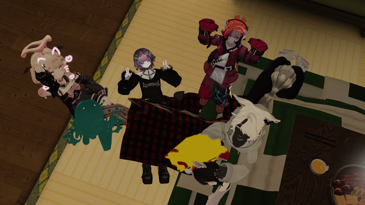 OTeigasitu's tweet photo. 最近のVRC。左下はでめきちのトイレ(';')ｖ https://t.co/thHDPX8S3A