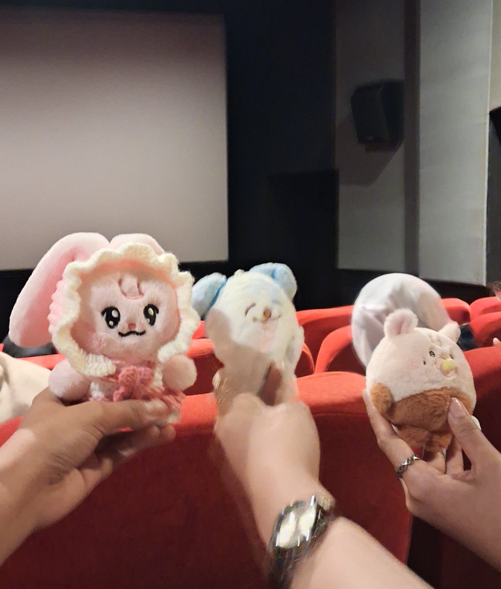 ayyleu's tweet photo. Mencari kakak yg nonton WIND UP di tgl 22 Juli 2026 jam 14.00 WIB di Cinepolis Kalibata City, tadi lupa mau kenalan, kalau ada salah satu dari kakak ini boleh kita kenalan, maaf tadi buru-buru pulang soalnya 🤧😊 #WINDUP #JNJM #NCT #Cinepolis https://t.co/v088cxu2Fo