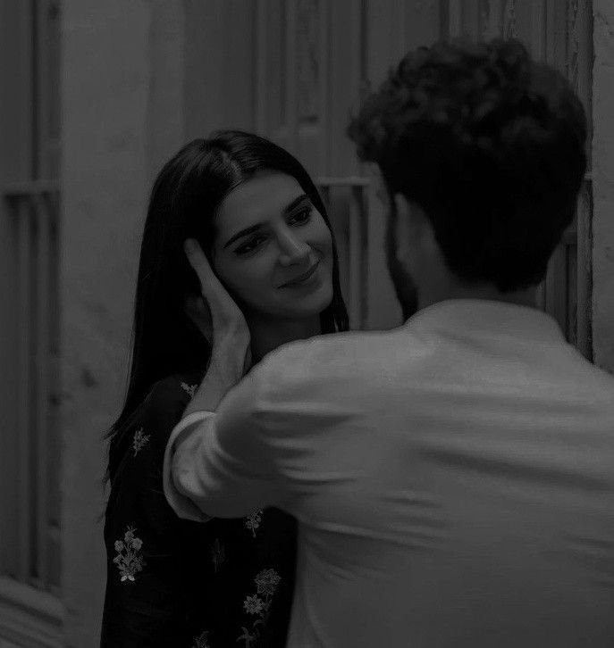 gatomson_10_'s tweet photo. 💫 🌙

Sen bana böyle İçten samimi bakarken, yüzümde başka bir ifade barınamaz ki sevdiğim... 

_____🖤

#GeceyeNotum ✨ 🌹 ✨ https://t.co/wLke3ikRCi