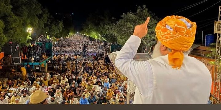 FcShangla's tweet photo. مولانا فضل الرحمان کوئی عام سیاستدان نہیں، یہ کردار کے بادشاہ ہیں۔ جنہوں نے کرسی سے زیادہ قوم کی عزت کو ترجیح دی۔  
#مولانا_کا_کڑوا_سچ
#کردارکےبادشاہ_مولانا
#قابض_چوکیدار
#اسٹبلشمنٹی_ٹٹو
#بزنس_نہیں_دفاع https://t.co/PojYzbrFAm