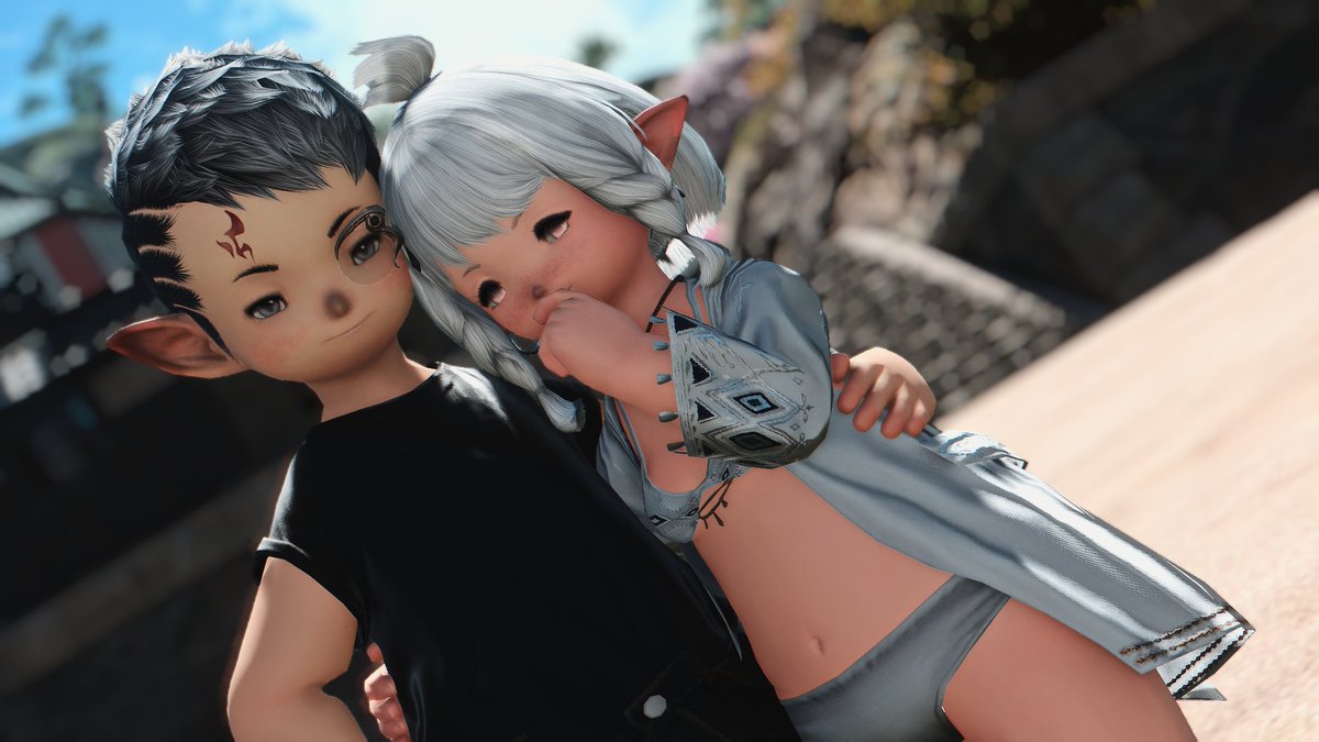 _LalaKia's tweet photo. Enjoying some time at the beach with a friend :] https://t.co/RUr6yzEhuB