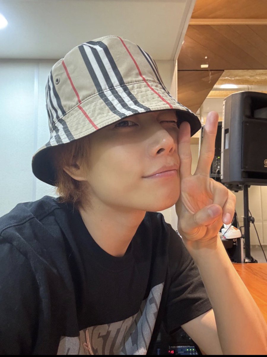 LeidyOpayome's tweet photo. Por siempre sonreír como este bello solecito ☀️🦊🫶🏻💜💜💜💜✡️🇰🇷🇨🇴 

#ASTRO #아스트로 #AROHA 
#ArohaSelcaDay #WannaBeYourStar 
@offclASTRO 
@ASTRO_Staff 
@MJ_offcl 
@YOONSANHA_offcl 
@JINJIN_offcl 
@CHAEUNWOO_offcl 
@p_rockyent 
@AStarlighters 
@Hstarlighters https://t.co/egacTJHTG2