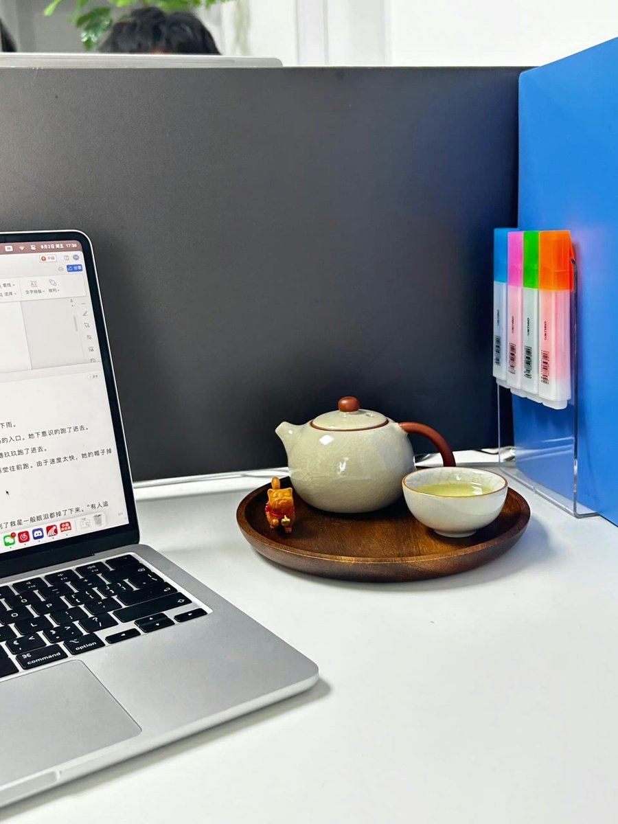 JuanTheobao7fr's tweet photo. Hustling through a mid-week checkout today—nothing beats the small win of resolving 12 tricky client requests before lunch. https://t.co/plcmHUy62e