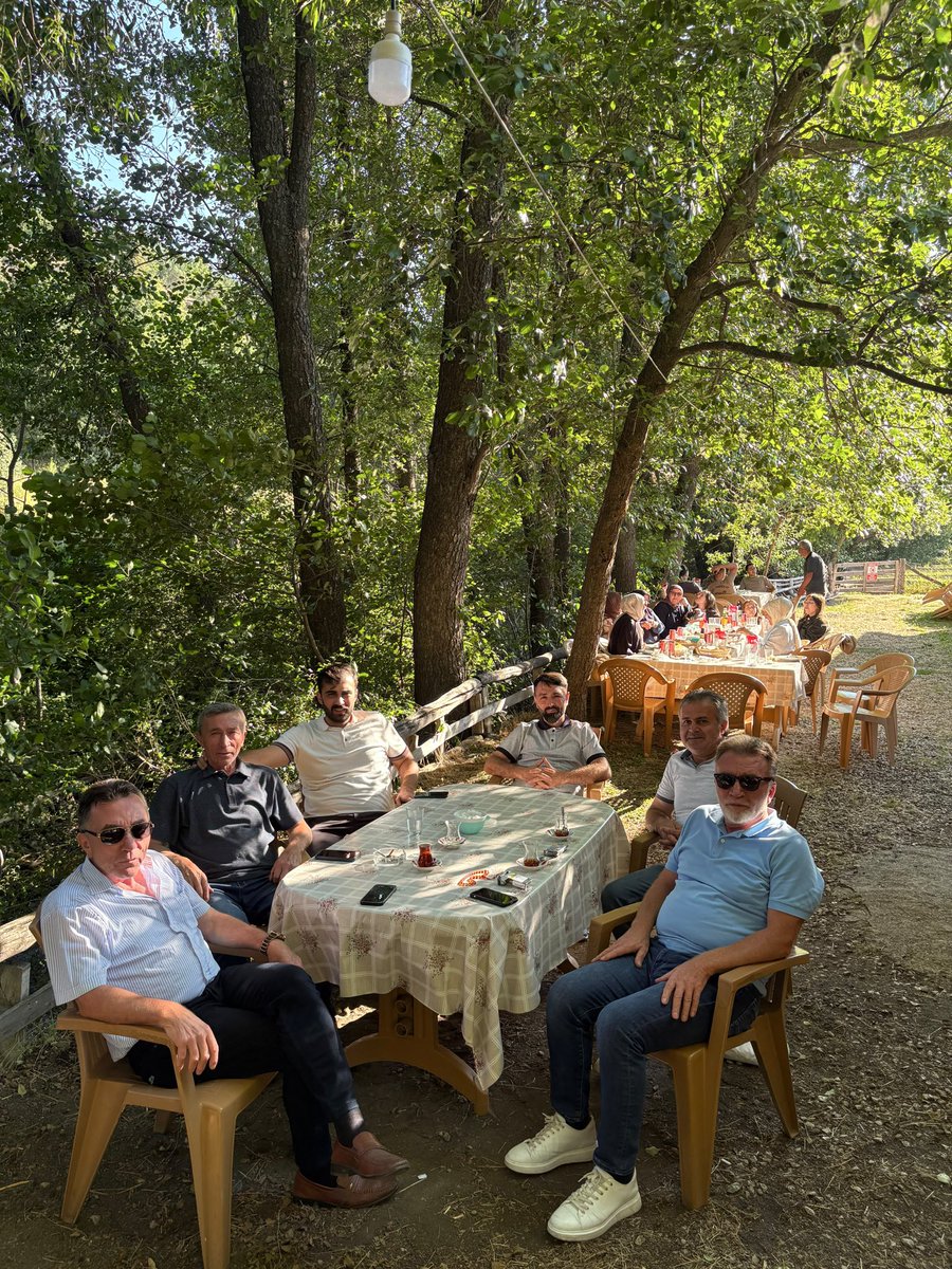 rustemdindarol1's tweet photo. Alucra / Topçam seyir tepesinden Alucrayı  kuşbakışı izlemek  ve Gökçebel köyünde dere kenarında ırmağın sesini duymak bir başka güzel. https://t.co/LyFpy9gLgR