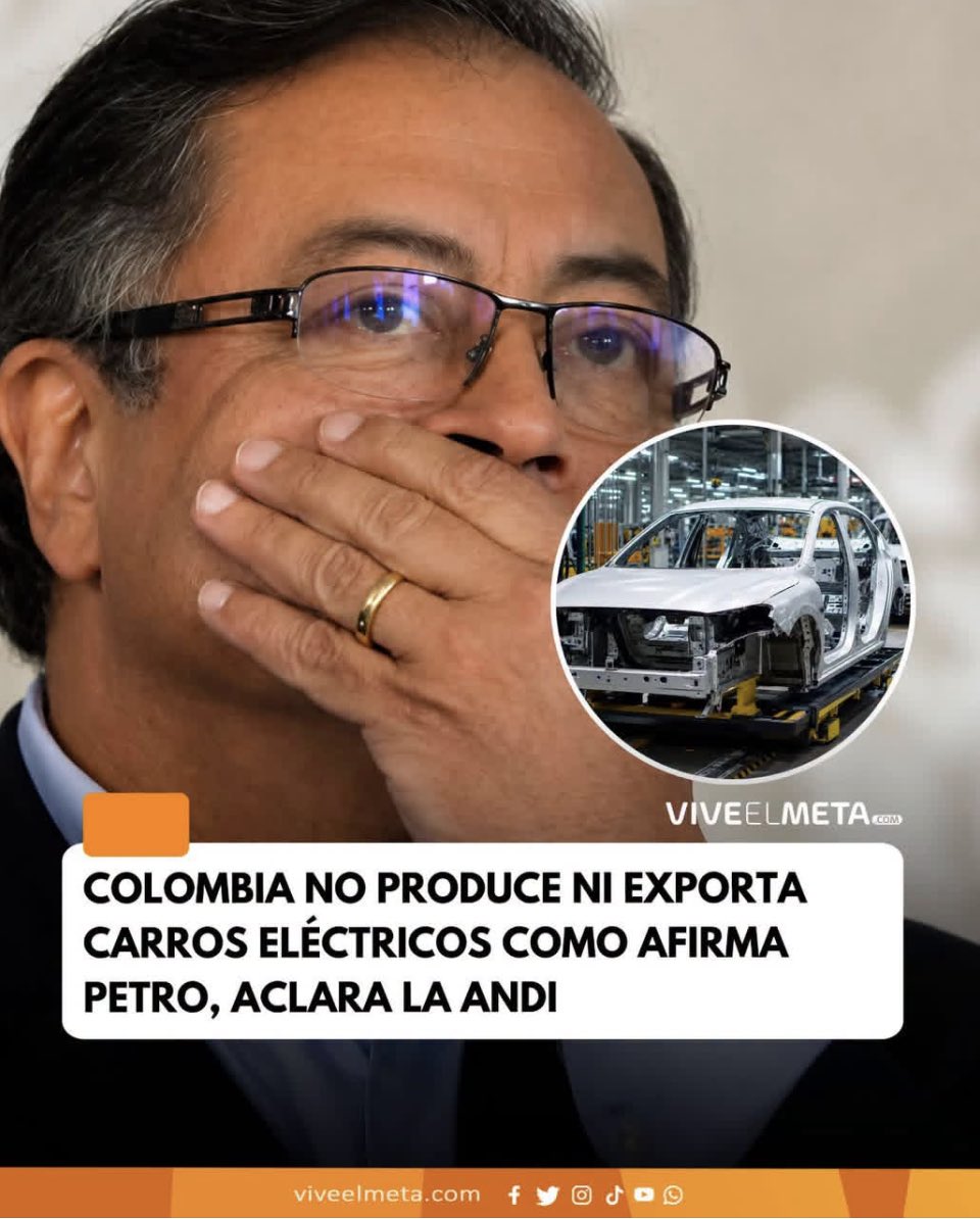 FernanMartinez's tweet photo. Colombla si produce y exporta cocaína con el beneplácito oficial.

Por eso los dólares están baratos, el mercado está inundado de narcodólares más las remesas de los colombianos trabajadores en el exterior  que mantienen a sus familias en Colombla. https://t.co/OAKA6xOIAL