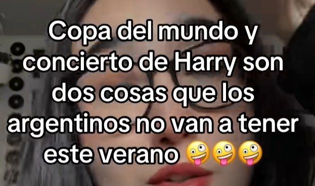 viribleuu's tweet photo. Por algo Harry las dejó fuera del tour. Por pendejas, corrientes y enfermas. 🥱 Ojalá no tengan más a ningún ex 1D pisando sus tierras insípidas. https://t.co/r9bveHiM1J