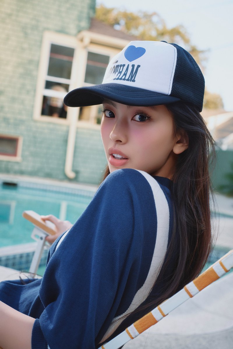 — HYEIN. tweet media