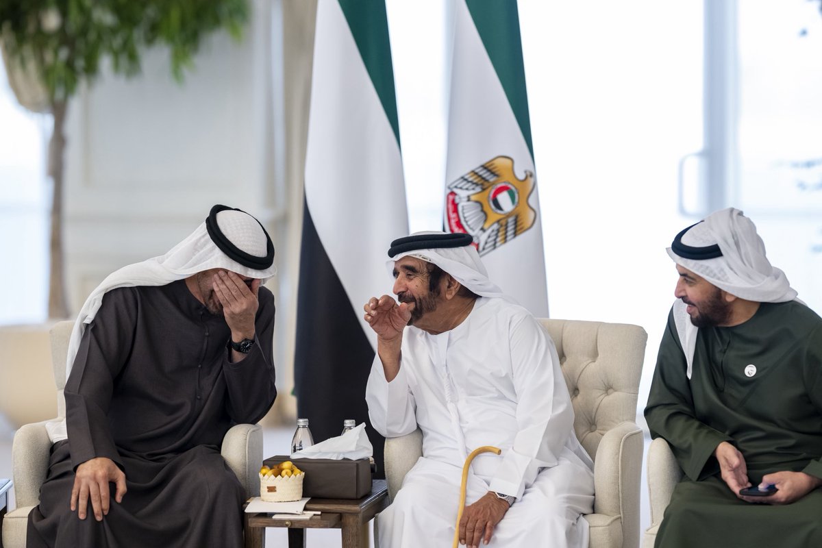 SHKMBZ's tweet photo. صاحب السمو الشيخ محمد بن زايد آل نهيان رئيس الدولة "حفظه الله" يستقبل المواطنين بحضور عدد من سمو الشيوخ.

UAE President His Highness Sheikh Mohamed bin Zayed Al Nahyan receives citizens in the presence of a number of Sheikhs. https://t.co/LiOF87xHXC