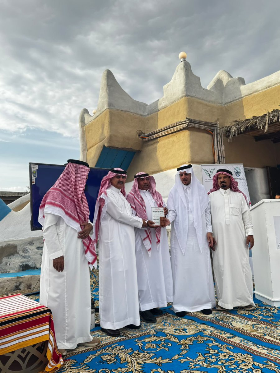 sdcAlmasgi's tweet photo. جانب من تكريم أعضاء المجلس السابق للمركز لهم منا كل الشكر والتقدير على ماقدموه خلال فترة عضويتهم
@TnmyhShaf https://t.co/MHNiQoKTER