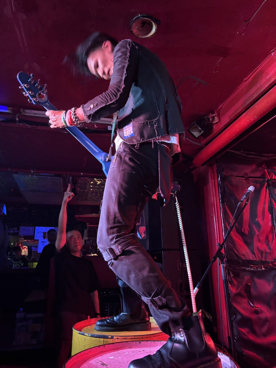 Sharitenkd1's tweet photo. ラリー、エアギターとイベントが続きますが、7/24(金)は新栄クラブロックンロールで、いよいよ見えるギター弾きます🎸
フェラーリというバンドのライブです！エレキギターと煽り担当です！
待ってますよー https://t.co/tDlm7Tmdro