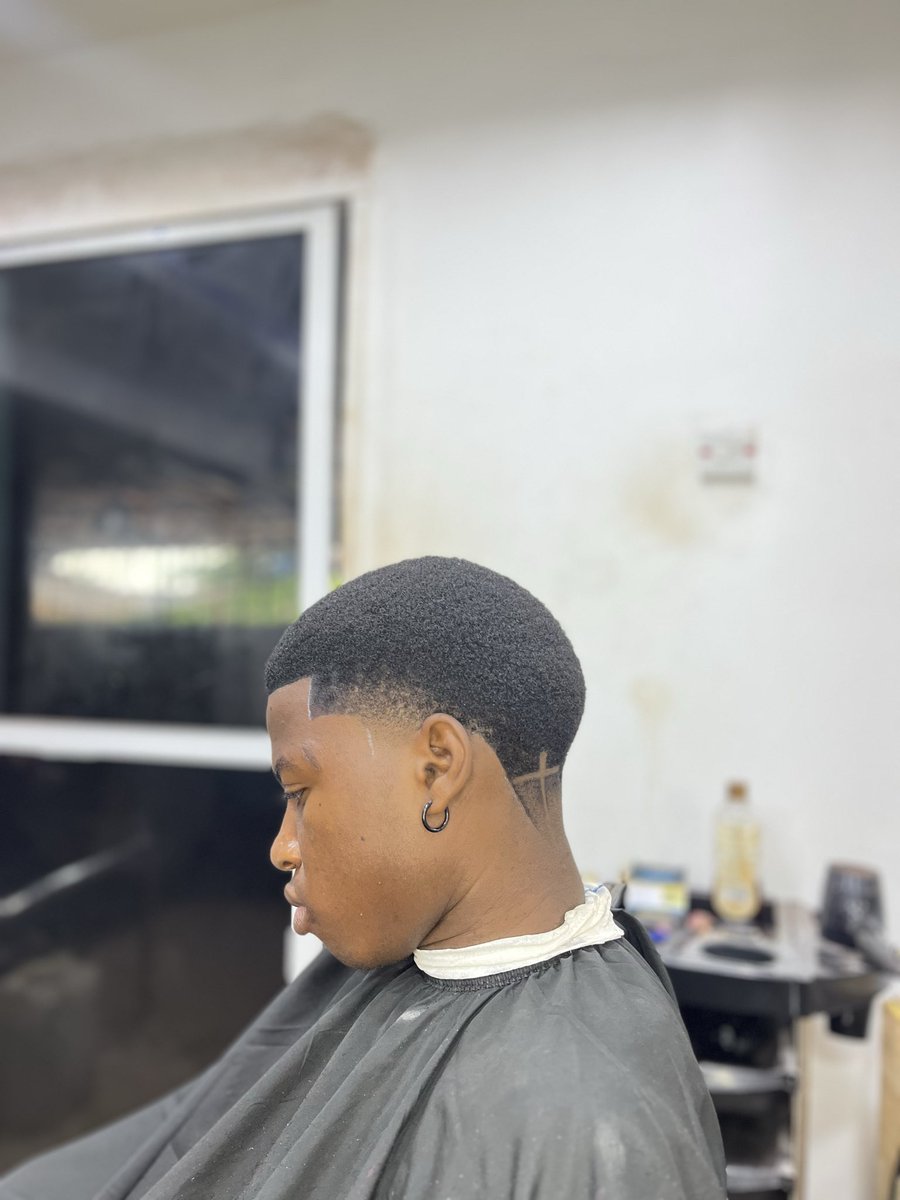 thebesthairs_'s tweet photo. Classic cut 💈 ✂️ https://t.co/y4LF6EdAtr