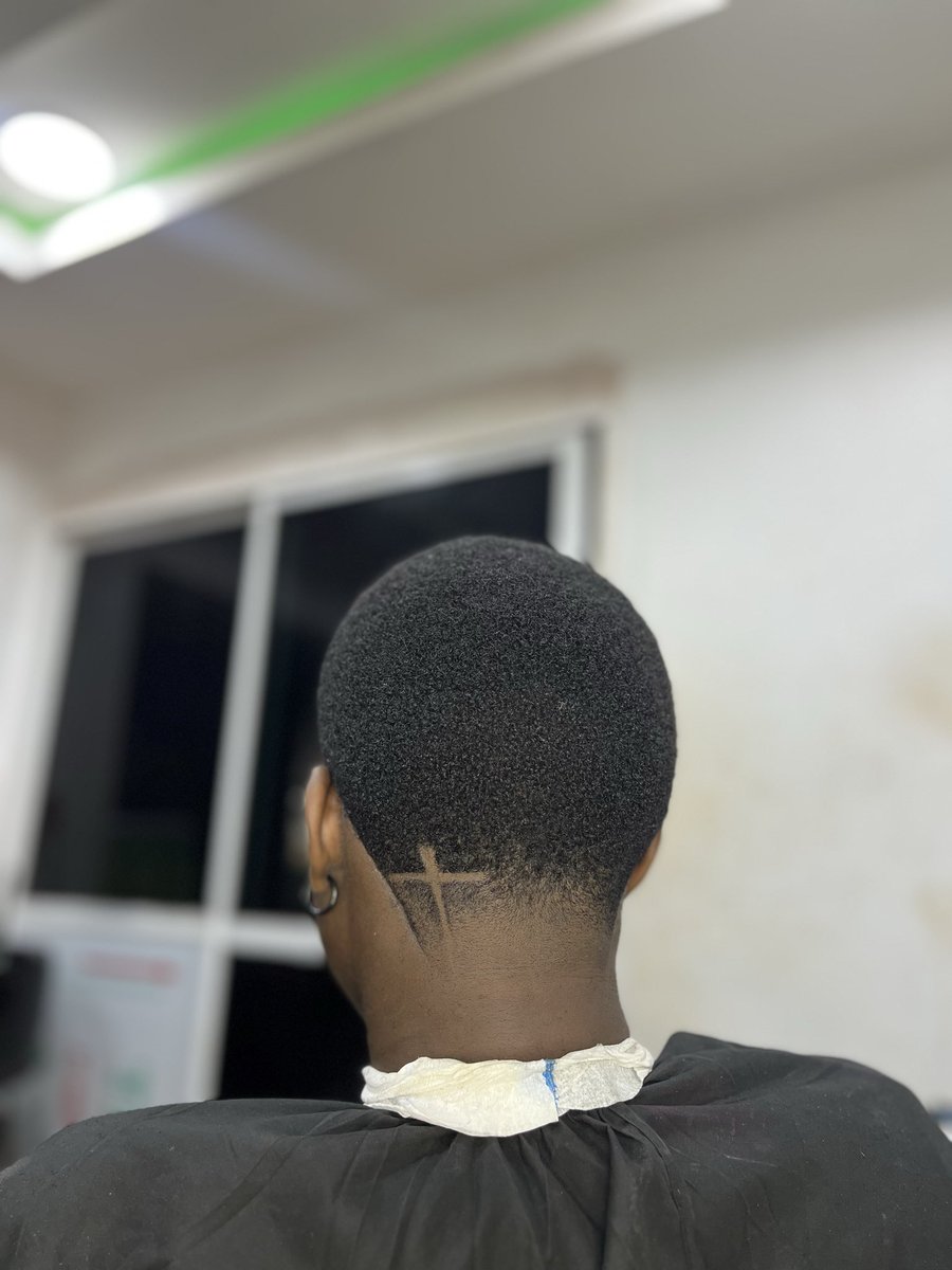 thebesthairs_'s tweet photo. Classic cut 💈 ✂️ https://t.co/y4LF6EdAtr