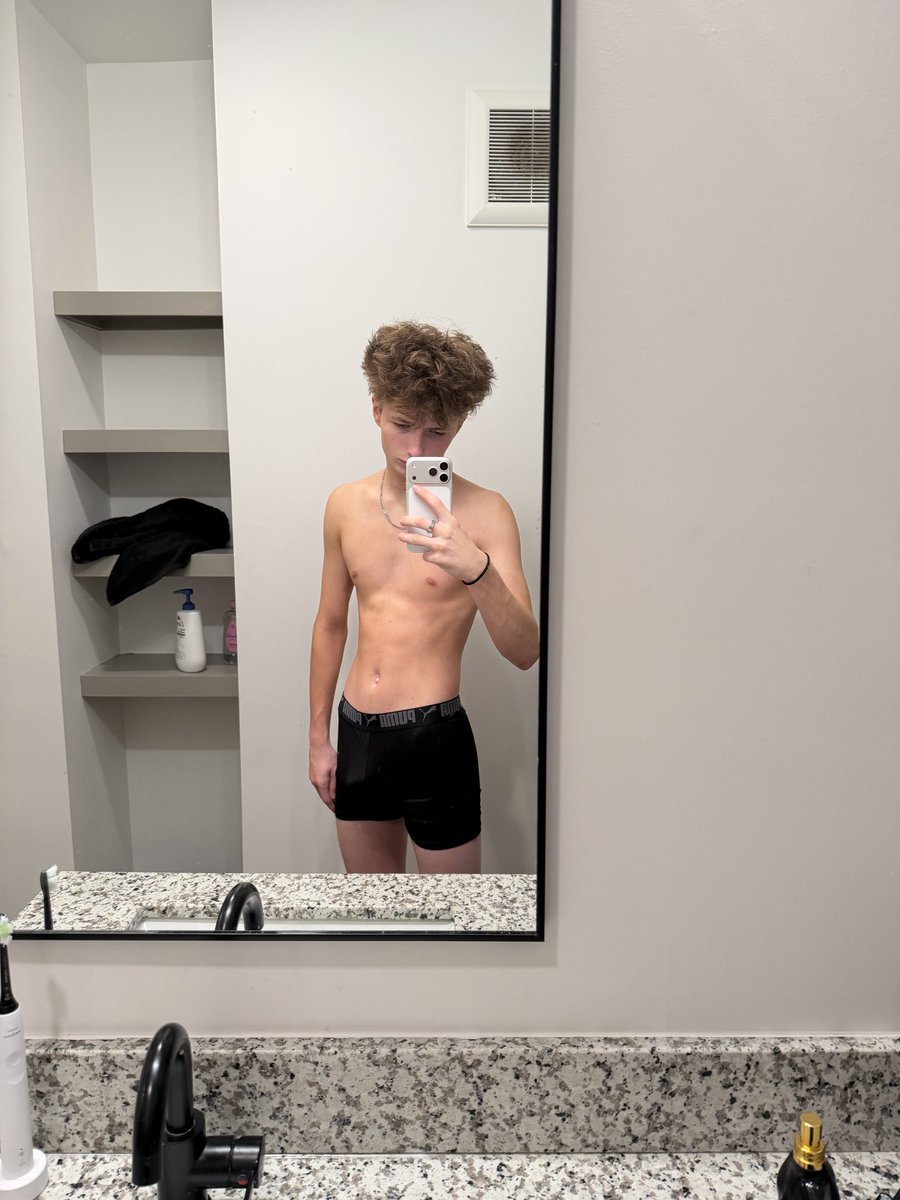 KaysonDoesItAll's tweet photo. Forgot to put clothes on🫣 https://t.co/QrxTSxIkce