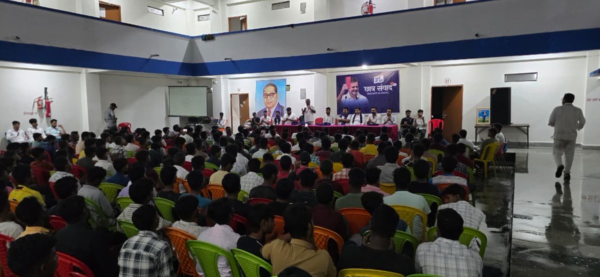 chunnu_inc's tweet photo. @nsui के पूर्व राष्ट्रीय अध्यक्ष आदरणीय @Neerajkundan जी के साथ पूर्णिया जिला में छात्र संवाद कार्यक्रम में छात्रों को सम्बोधित किया...

#bihar #संसद_मार्च https://t.co/91HwhmWb8f