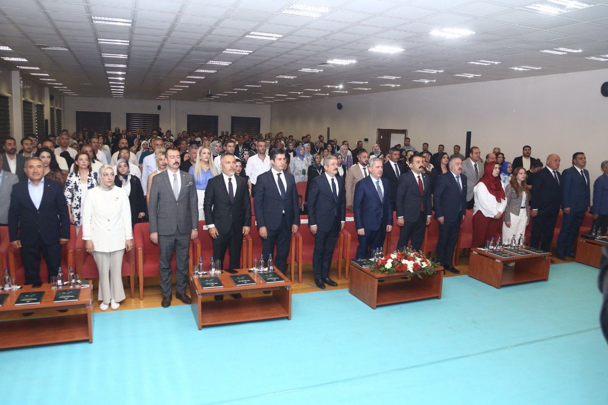 akkadinvann's tweet photo. Ticaret Bakan Yardımcımız Sayın Mahmut Gürcan’ın katılımlarıyla, Ticaret Bakanlığımız tarafından yürütülen, Türkiye Odalar ve Borsalar Birliği (TOBB) ve Müstakil Sanayici ve İş İnsanları Derneği (MÜSİAD) iş birliğinde, e-ticaret ekosisteminin öncü firmalarının sponsorluğunda hayata geçirilen E-Ticaretin Güçlendirilmesi Projesi Eğitim Programı’na; İl Başkan Yardımcılarımız Sayın Abdulkerim İnce, Sayın Hüseyin Demirkıran, İl Kadın Kolları Başkanımız Sayın Zerrin Alpaslan ve yönetim kurulu üyelerimiz ile birlikte katılım sağladık.

Dijital ticaret alanındaki bilgi ve yetkinliklerin geliştirilmesine katkı sunan bu kıymetli eğitim programının hayırlara vesile olmasını temenni ediyoruz.

@mahmutgurcan @tugbaisikercan @ArvasAbdulahat @zerrin_alpaslan @AKKADINGM @AK_PartiVan