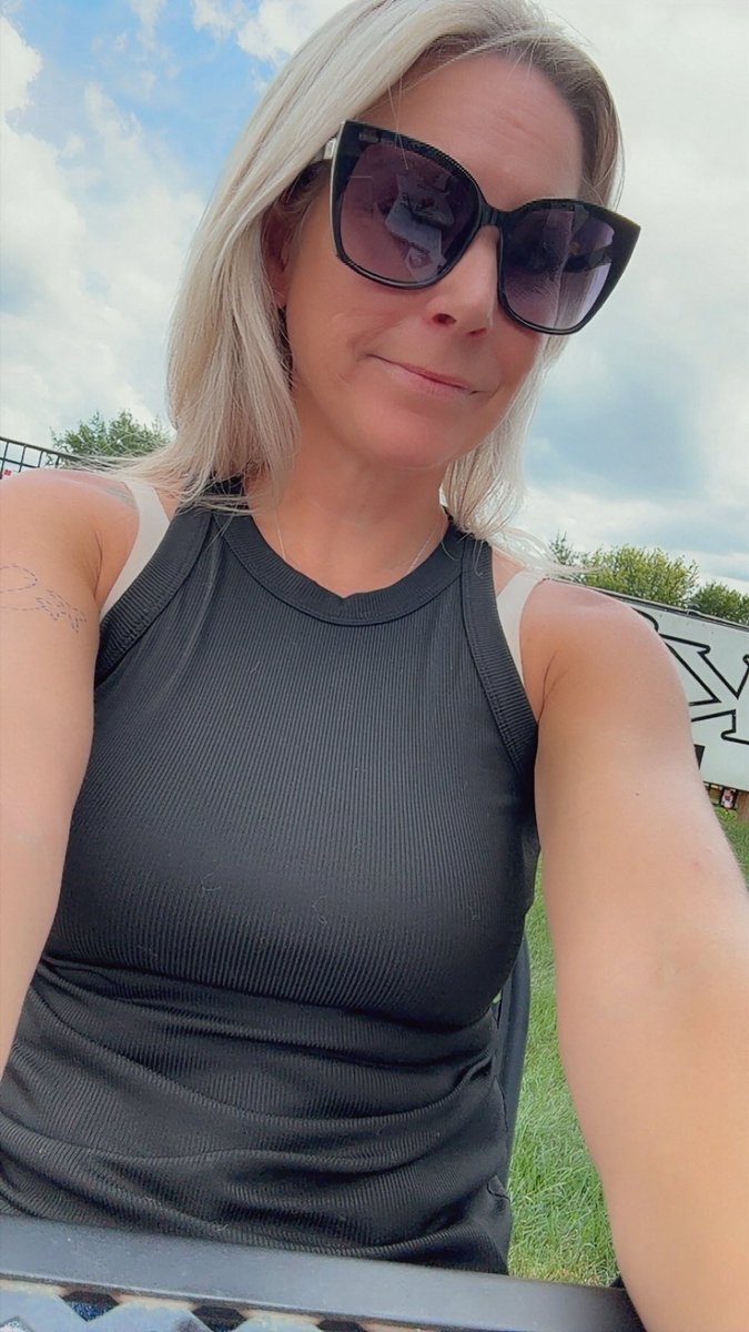 SarahSevans2000's tweet photo. A little lunch break.  Holy shit I haven’t cooked in a month. Wowzers. What a busy time. I heard a lot of good buzz words this morning at the hospital #better #improving #strides- we aren’t out of the woods yet but you know I love positive affirmations. Also ma said I was a good little nurse ❤️ I got her  hair brushed and her face and hands washed. Took her blanking home to wash. That was nice of her to notice.