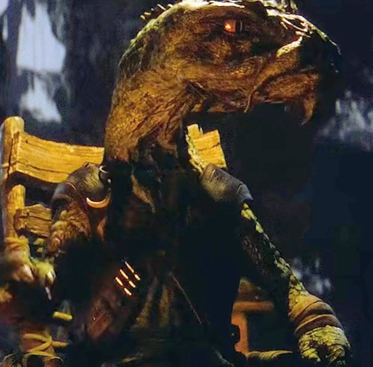 BookofDinGrogu's tweet photo. Lets talk about GATORI.  Look at his vest: he is carrying cartridges. Could have he been a retired bountyhunter? ... And his words to Grogu : " There comes a time when we all have to say goodbye" ...he literally lost someone he cared about.  I want more of GATORI in Star Wars ♥️♥️