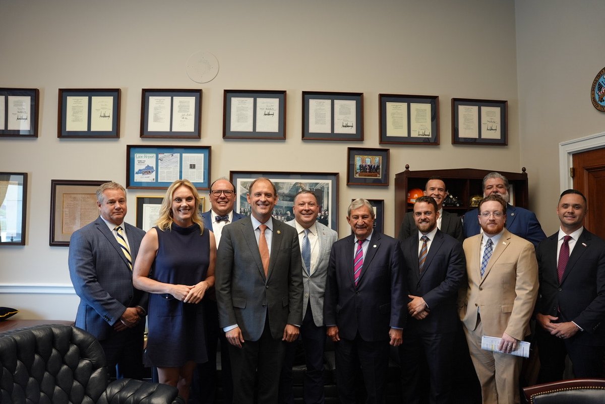 RepAndyBarr's tweet photo. On the heels of the House passing the Main Street Capital Access Act to expand the American Dream, I met with @CommerceLex in DC. 

I updated them on my work to fight for Central Kentucky jobs and small businesses. I’ll never stop working for CKY. https://t.co/8zW7zGIVAR