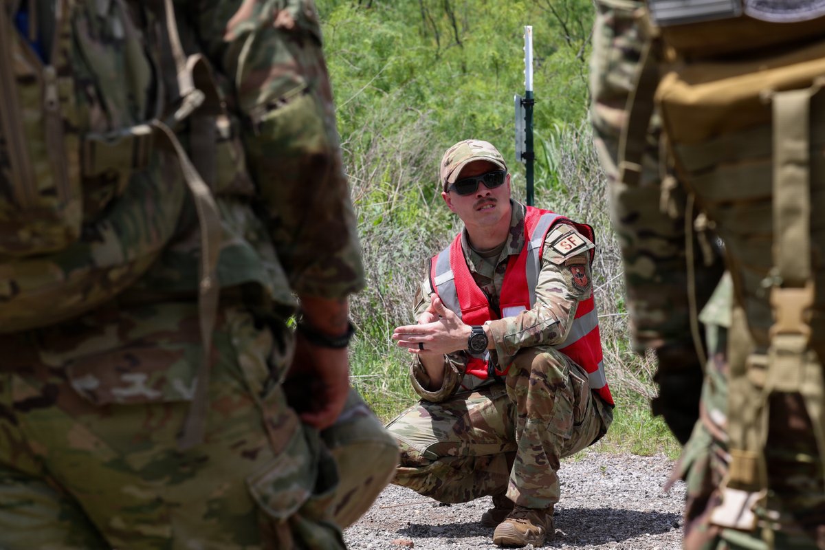 usairforce's tweet photo. Defenders at Sheppard AFB navigated FPV drone threats &amp; simulated ground attacks during exercise Silent Whisper. Mastering a 720-degree battlespace ensures our forces can secure any contested environment. 

See how they prepare for the modern fight 👇
https://t.co/pHhgC4Z2eJ https://t.co/ucVRXseVpb
