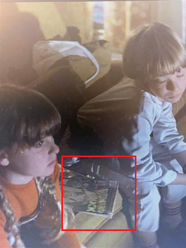 DnDOnTap's tweet photo. @JayRhoades10 Not many people notice, but when Tommy Doyle and Lindsey Wallace are watching #TheThing in #Halloween - a #HowardTheDuck comic is on the couch...... https://t.co/EUXiaoFcsx