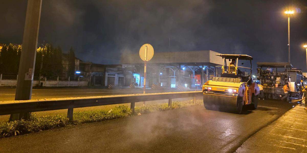 ClimateSoluti0n's tweet photo. Lower-Carbon Roads
A pilot project in Viet Nam found warm mix asphalt reduced emissions while maintaining pavement performance. https://t.co/QPN0x9BvbO https://t.co/wF7ln9Fa1U