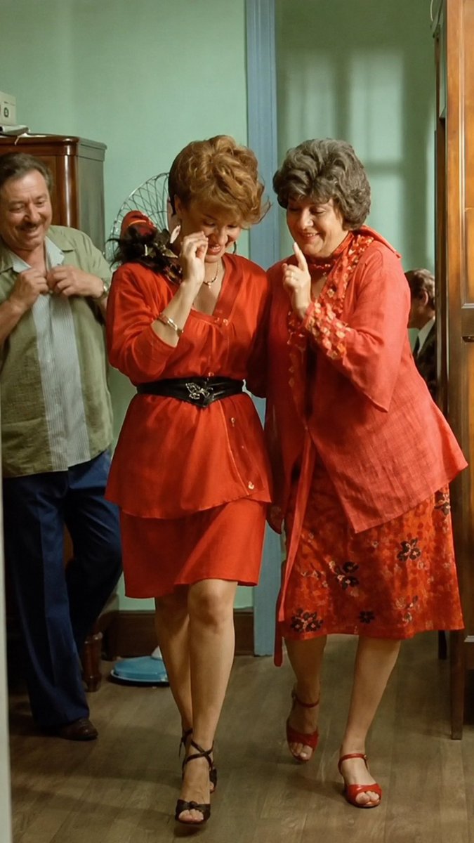Lvch0's tweet photo. Los dos lados de la grieta argentina cuando viene un extranjero a insultarnos. https://t.co/bAdkHfLAAz