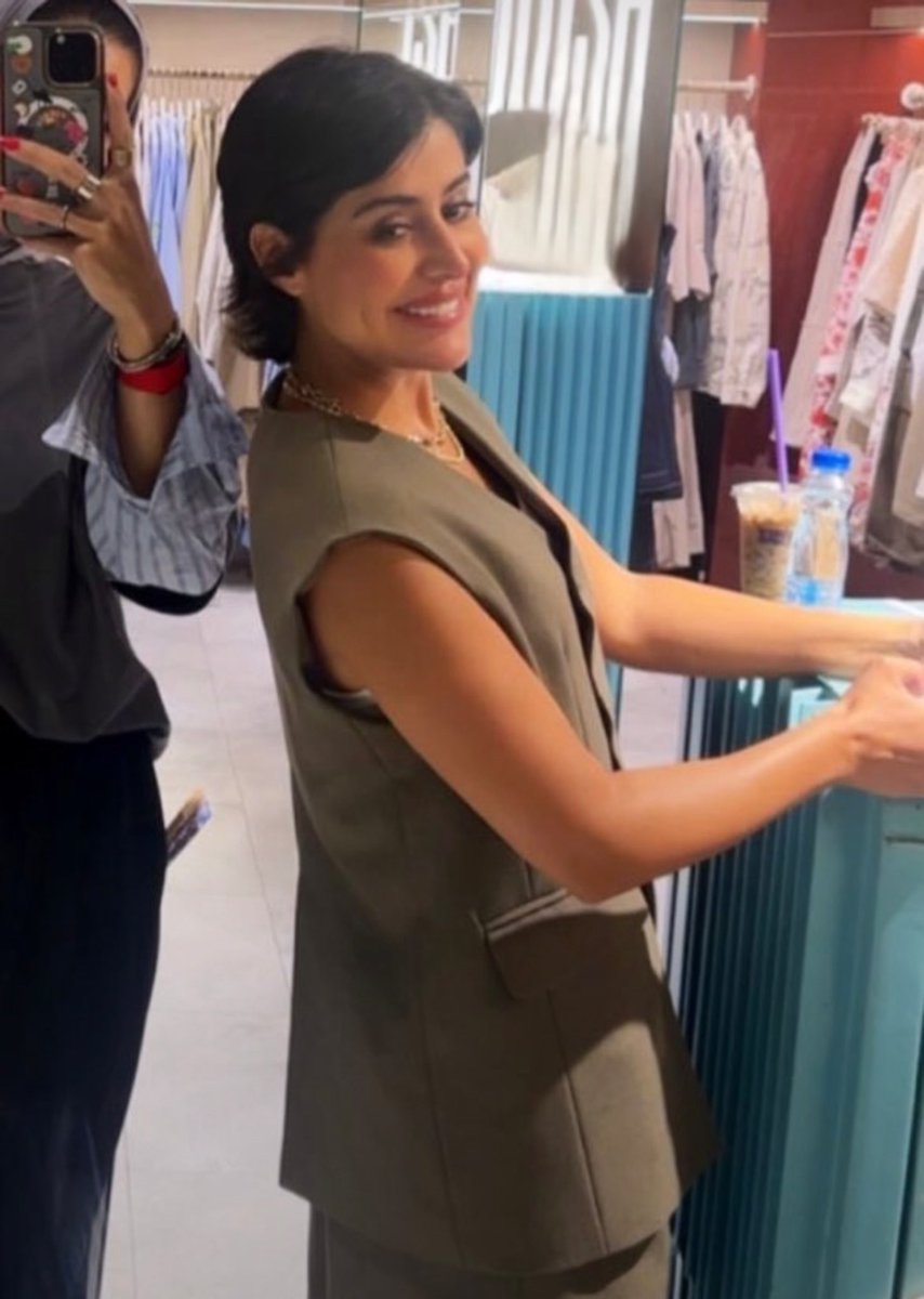 _2ta7's tweet photo. In less than eight days, we will see Chef Dalal again⏳🤍🤍🤍🤍🤍
#وينك_من_زمان | @farahalsarraf91 
#فرح_الصراف https://t.co/ZM4PxENV2f