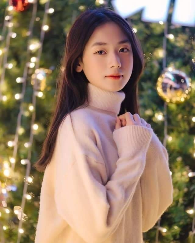 BenjaminBe8k5k's tweet photo. Some memories are just hushed whispers that keep us warm when the world decides to turn cold. 🕯️ https://t.co/pJ3dzHS0BA