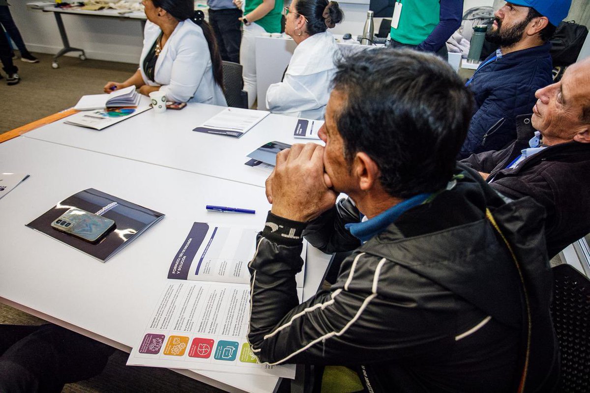 fonturcol's tweet photo. 1/3 El @MincomercioCo , a través de la estrategia de turismo responsable Por Mi Colombia y con el apoyo de @fonturcol , desarrolla el primer BootCamp de #DestinosJustos en Bogotá, una iniciativa que se realiza en alianza con la Fundación Travolution Colombia. https://t.co/XYLSfYkE2M