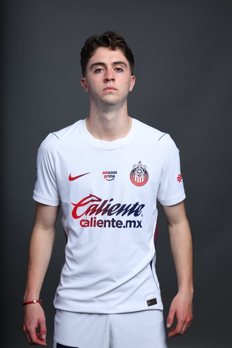 ChivasEN_'s tweet photo. 🔝 Which one's your favorite? 🔴⚪️ or ⚪️?

@nikefootball x 🐐 https://t.co/H5u8Xgor97