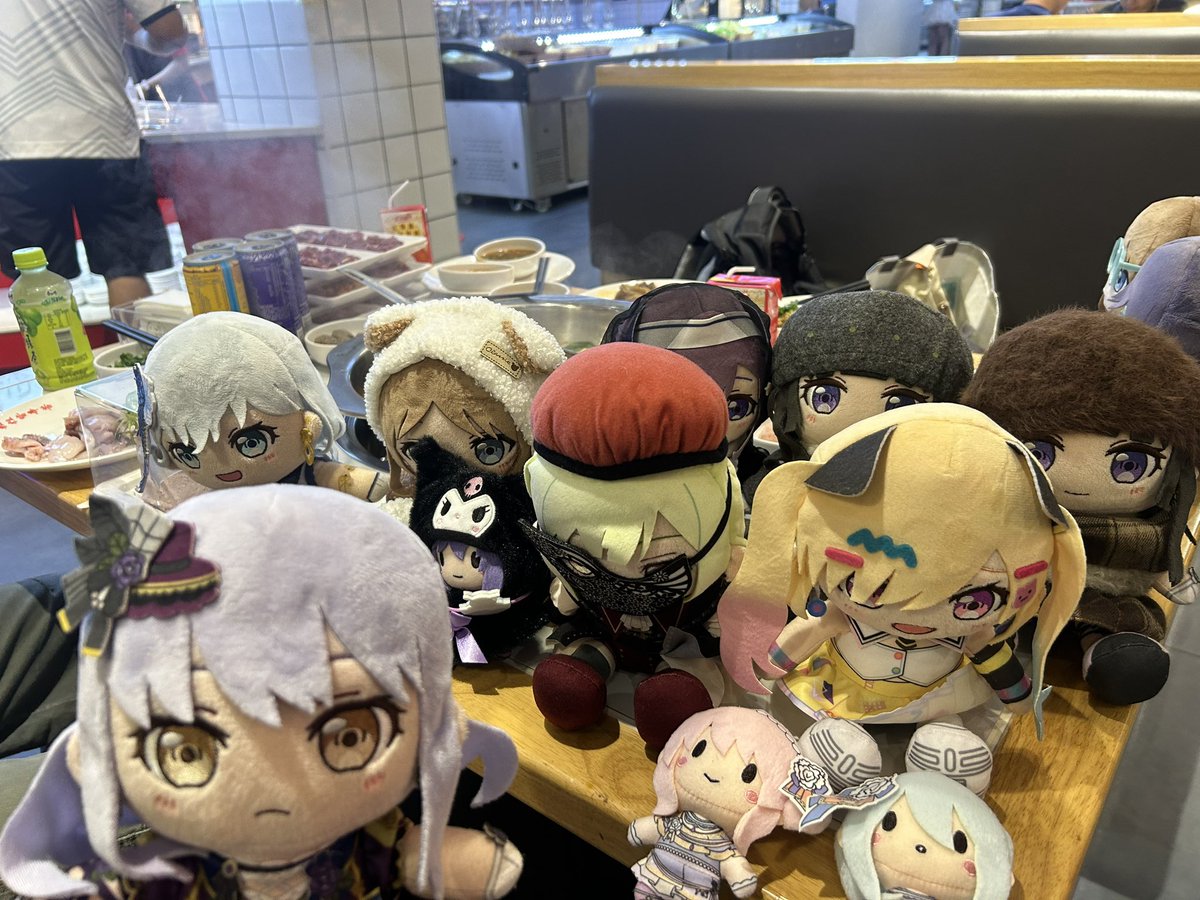 Rrrin1017's tweet photo. 迟到的生日照片 https://t.co/3kiT1vXw40