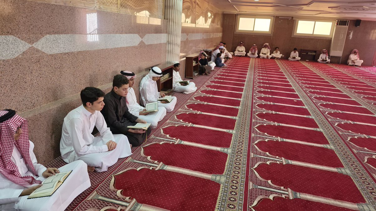 QRooh3's tweet photo. https://t.co/3Y971i8fTz
أقامت جمعية تحفيظ القرآن الكريم بسراة عبيدة المسابقة القرآنية وذلك ضمن برامج الدورة الصيفية المكثفة لعام ١٤٤٨هـ، بمشاركة ٦٠ طالبًا، كما تم تكريم ١٥ طالبًا، في إطار تشجيع الطلاب على مراجعة كتاب الله كتاب الله تعالى وإتقانه، وتعزيز روح التنافس الإيجابي بينهم https://t.co/Vh8xbfF0iI