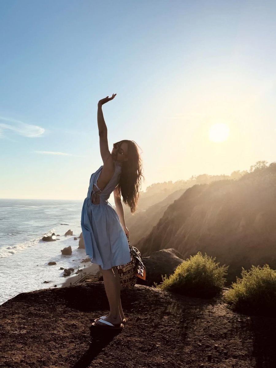 sofiacarsoninfo's tweet photo. 📸 BONEQUINHA! — Sofia Carson via Instagram. https://t.co/9FR9fPpObz
