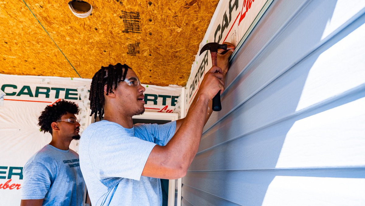 CoastalMBB's tweet photo. Rewarding experience getting to work with our local Habitat for Humanity organization to do our part and help our community 👌 https://t.co/RsxfNZlBnw