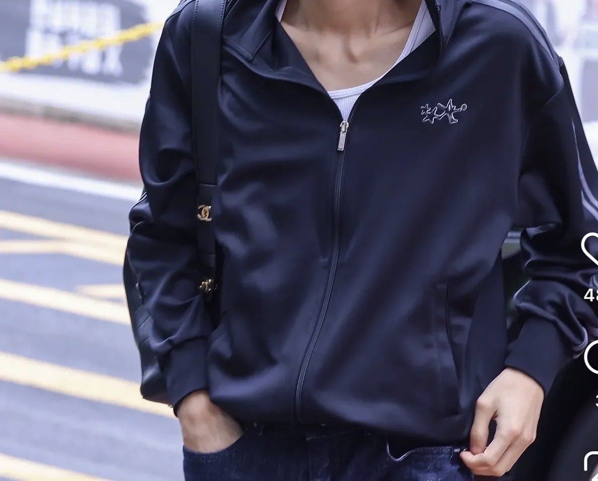highlordsix9's tweet photo. What’s the brand called https://t.co/j0fsiMH3Vi